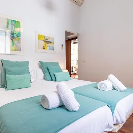 Abades Giralda Deluxe By Valcambre *